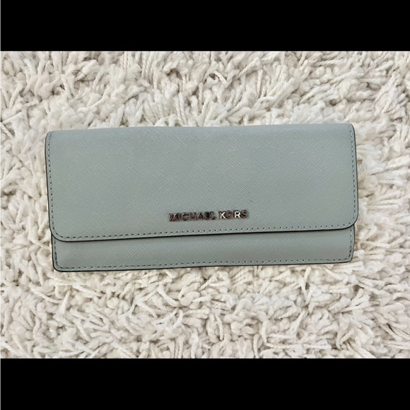 Michael Kors Wallet - Picture 1 of 11